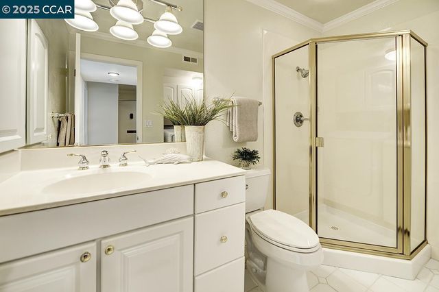 2748 Ptarmigan Dr. 6, Walnut Creek, CA 94595