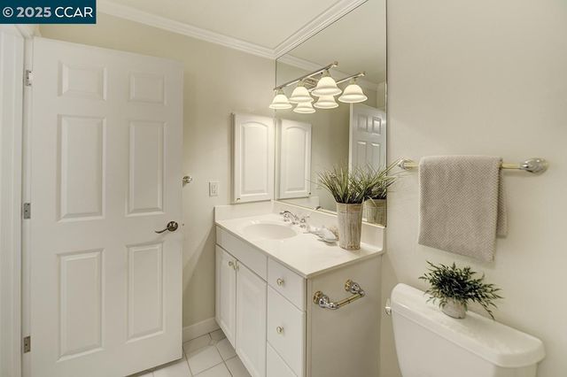 2748 Ptarmigan Dr. 6, Walnut Creek, CA 94595