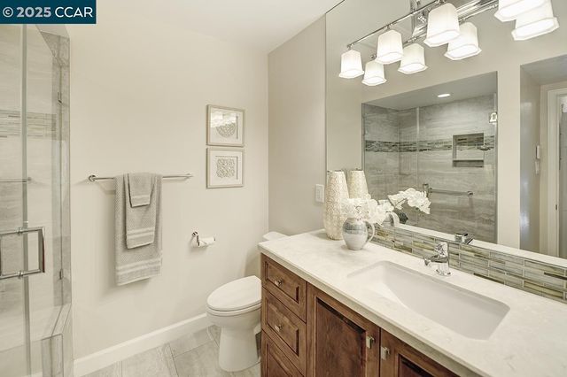 2748 Ptarmigan Dr. 6, Walnut Creek, CA 94595