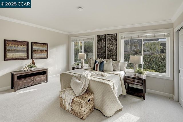 2748 Ptarmigan Dr. 6, Walnut Creek, CA 94595