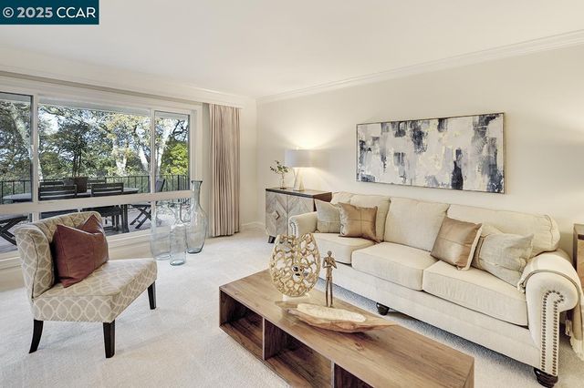 2748 Ptarmigan Dr. 6, Walnut Creek, CA 94595