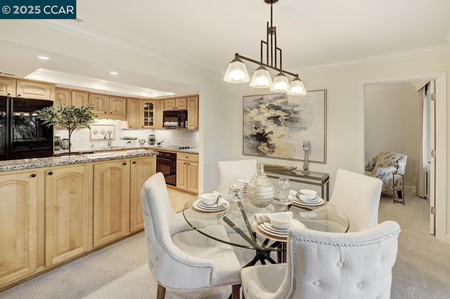 2748 Ptarmigan Dr. 6, Walnut Creek, CA 94595