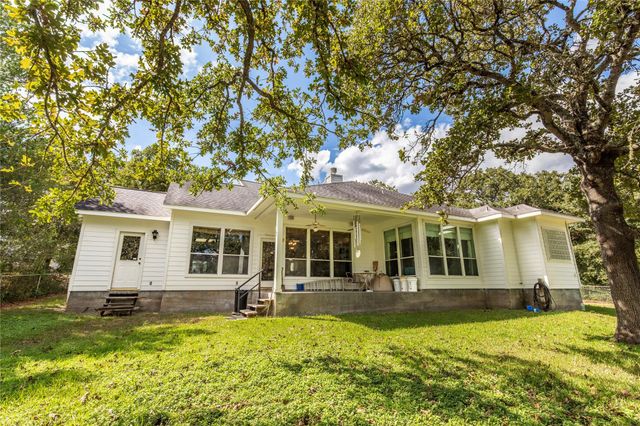 7278 Highway 36 N, Bellville, TX 77418
