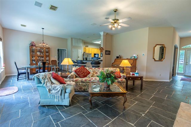 7278 Highway 36 N, Bellville, TX 77418