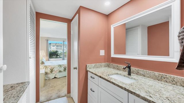 4370 CHATHAM DRIVE 104, Longboat Key, FL 34228