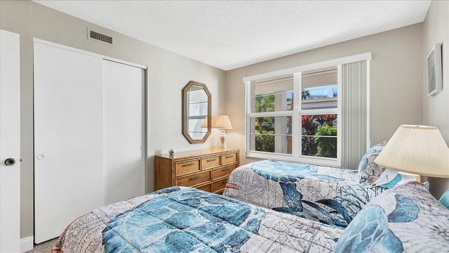 4370 CHATHAM DRIVE 104, Longboat Key, FL 34228