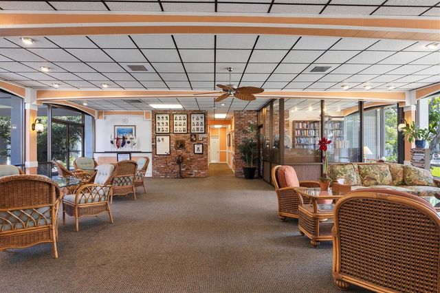 4370 CHATHAM DRIVE 104, Longboat Key, FL 34228