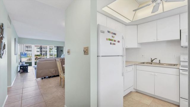 4370 CHATHAM DRIVE 104, Longboat Key, FL 34228