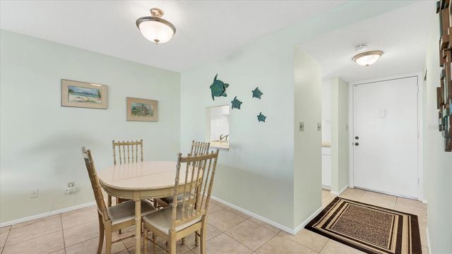 4370 CHATHAM DRIVE 104, Longboat Key, FL 34228