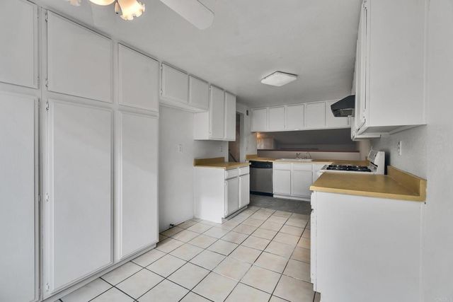 2211 Calle Jalapa 109, West Covina, CA 91792