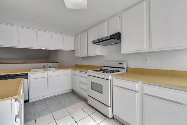 2211 Calle Jalapa 109, West Covina, CA 91792