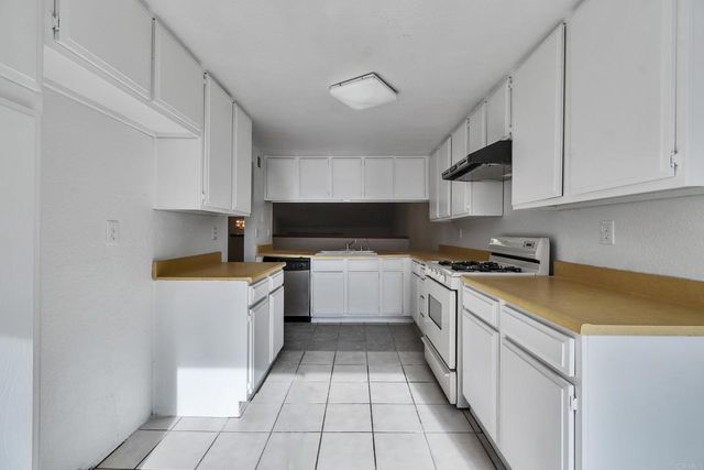 2211 Calle Jalapa 109, West Covina, CA 91792