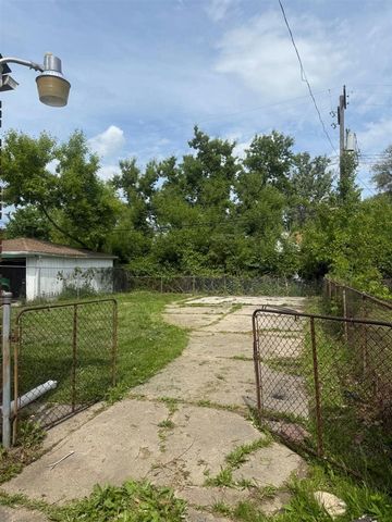 12656 Mettetal Street, Detroit, MI 48227