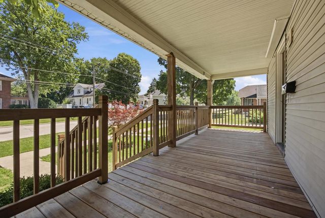 344 N Worth Avenue, Elgin, IL 60123