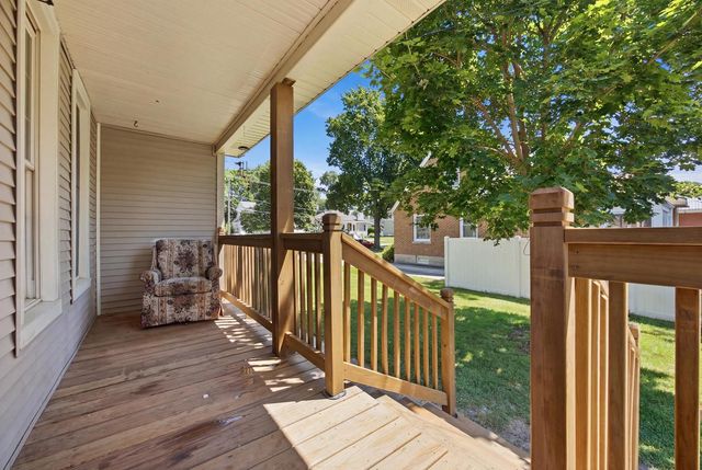 344 N Worth Avenue, Elgin, IL 60123