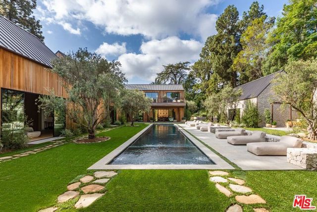 3405 Fryman Road, Studio City, CA 91604