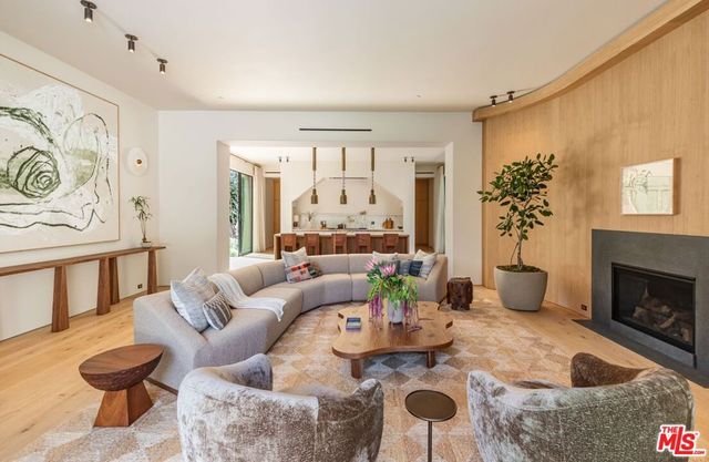 3405 Fryman Road, Studio City, CA 91604