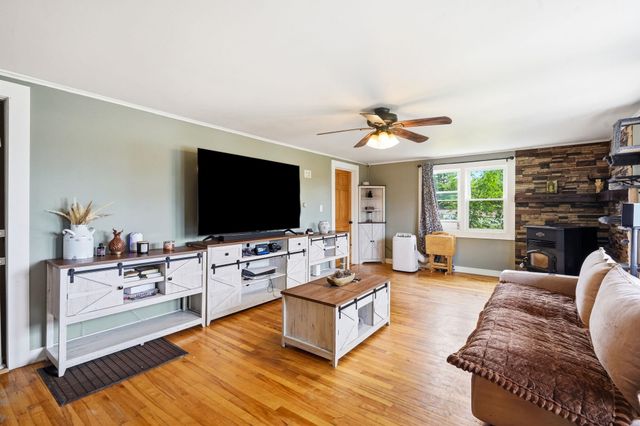 10 First Street, Canaan, NH 03741