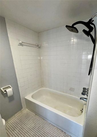 1130 N LAKE PARKER AVENUE E332, Lakeland, FL 33805