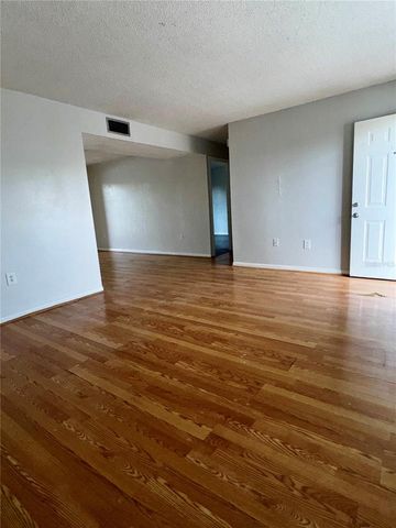 1130 N LAKE PARKER AVENUE E332, Lakeland, FL 33805