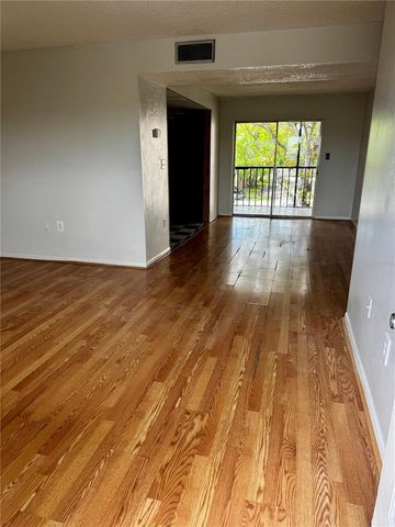 1130 N LAKE PARKER AVENUE E332, Lakeland, FL 33805