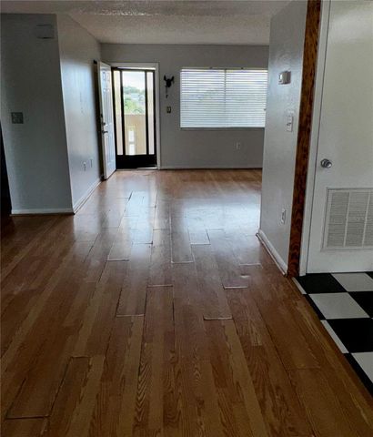 1130 N LAKE PARKER AVENUE E332, Lakeland, FL 33805