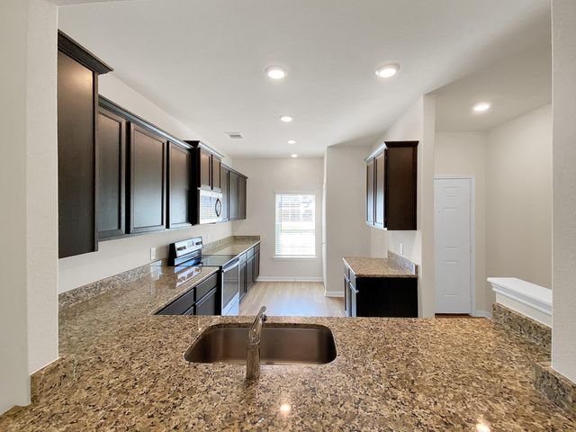 10607 Lost Maples Drive, Cleveland, TX 77328