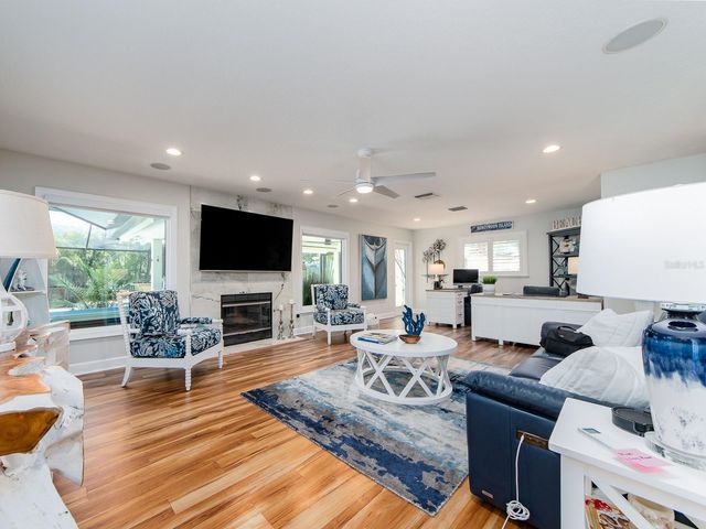 557 FLORIDA AVENUE, Palm Harbor, FL 34683