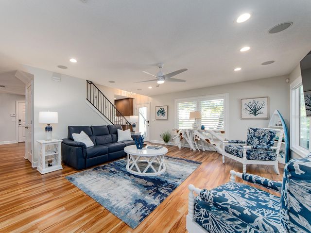 557 FLORIDA AVENUE, Palm Harbor, FL 34683