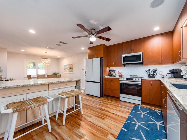 557 FLORIDA AVENUE, Palm Harbor, FL 34683