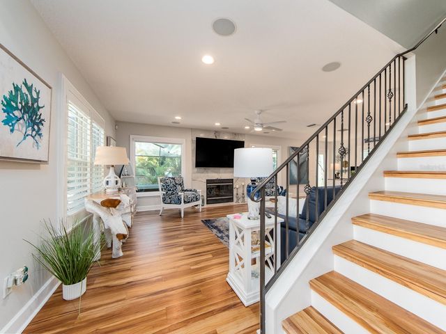 557 FLORIDA AVENUE, Palm Harbor, FL 34683