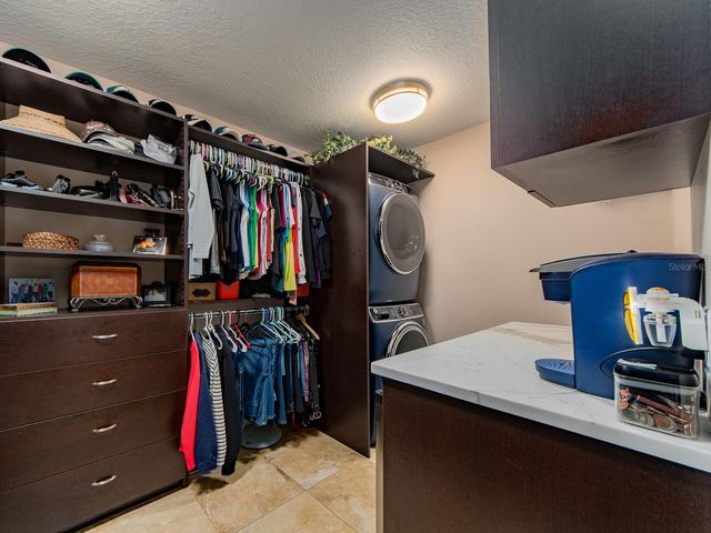 557 FLORIDA AVENUE, Palm Harbor, FL 34683