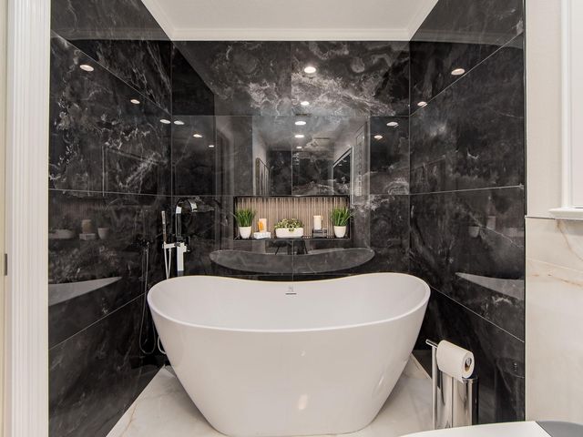 557 FLORIDA AVENUE, Palm Harbor, FL 34683