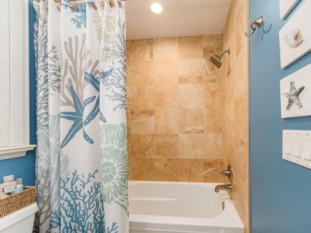 557 FLORIDA AVENUE, Palm Harbor, FL 34683