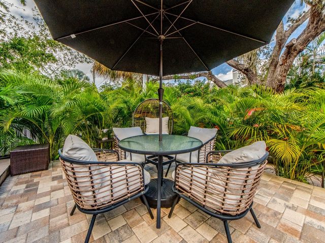 557 FLORIDA AVENUE, Palm Harbor, FL 34683