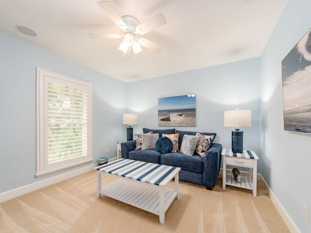 557 FLORIDA AVENUE, Palm Harbor, FL 34683