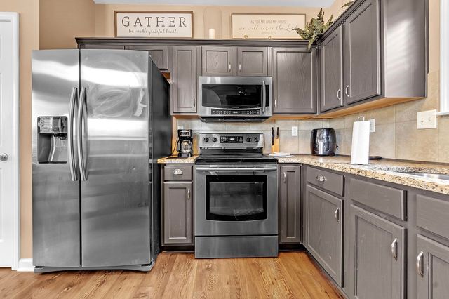 145 FLEETS ISLAND DR, Memphis, TN 38103