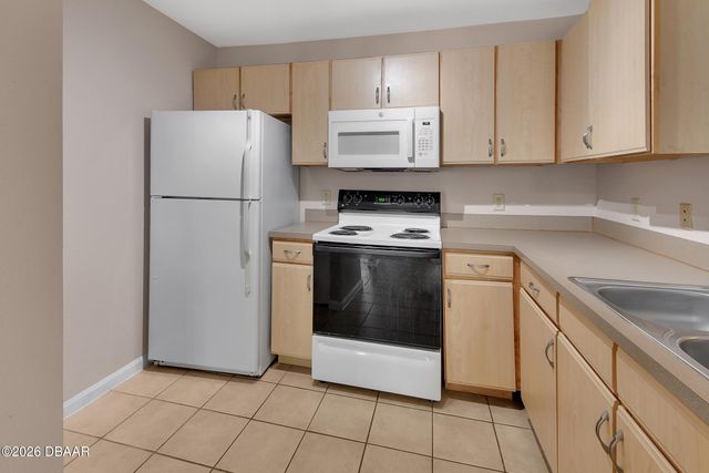 940 Village Trl Unit 3-201, Port Orange, FL 32127