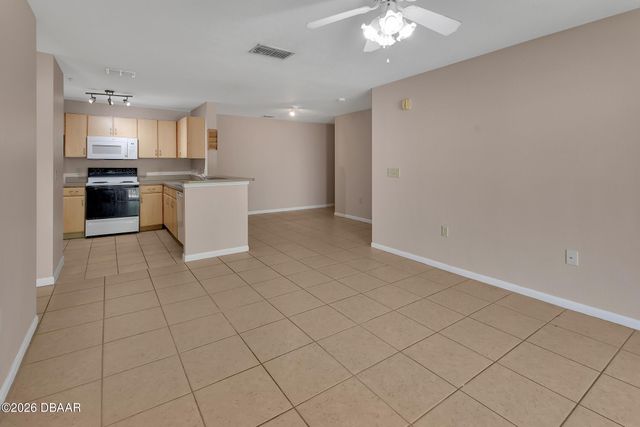 940 Village Trl Unit 3-201, Port Orange, FL 32127