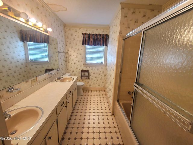 2904 Graham Drive, Kinston, NC 28504