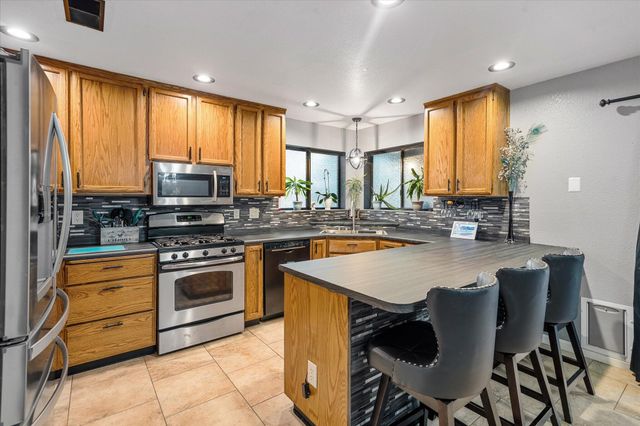 5808 Constitution Way, Redding, CA 96003