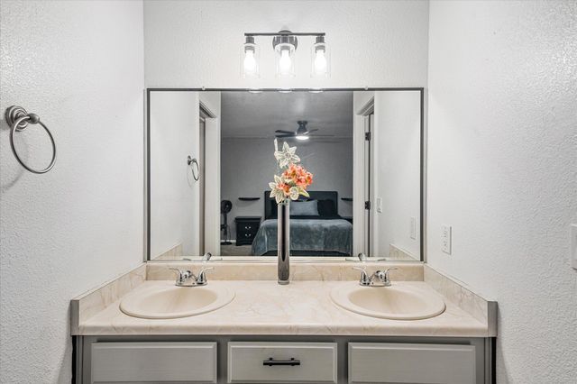 5808 Constitution Way, Redding, CA 96003