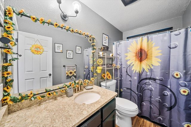 5808 Constitution Way, Redding, CA 96003