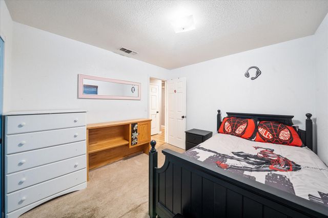 5808 Constitution Way, Redding, CA 96003