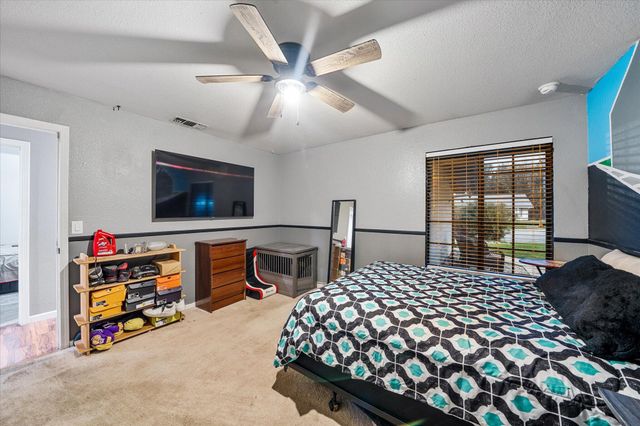 5808 Constitution Way, Redding, CA 96003