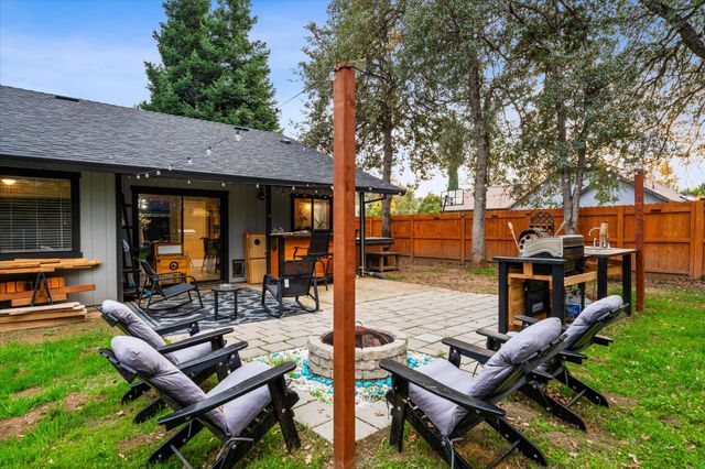 5808 Constitution Way, Redding, CA 96003