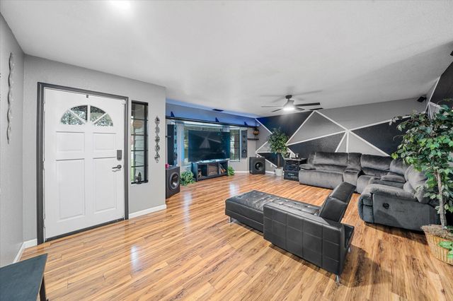 5808 Constitution Way, Redding, CA 96003