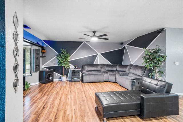 5808 Constitution Way, Redding, CA 96003