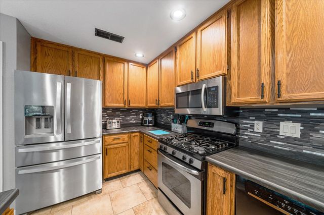 5808 Constitution Way, Redding, CA 96003