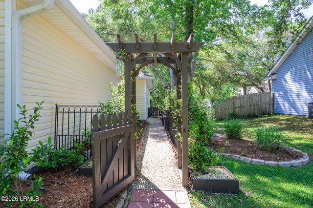 6 Peytons Way, Beaufort, SC 29907